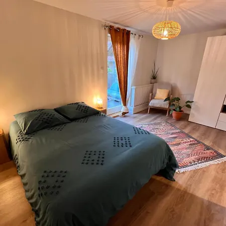 Appartements Le Catalpa, Le Murier Et La Girouette Апартаменты *